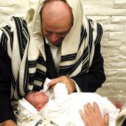 השכרת קרוואן פתרון לבעיית לינה לאירוח בחגים, שבת חתן, לחזנים, מוהלים ואבלים